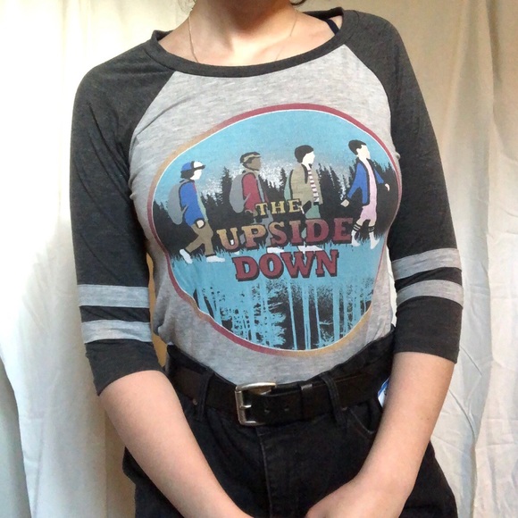 Stranger things top - Picture 1 of 3